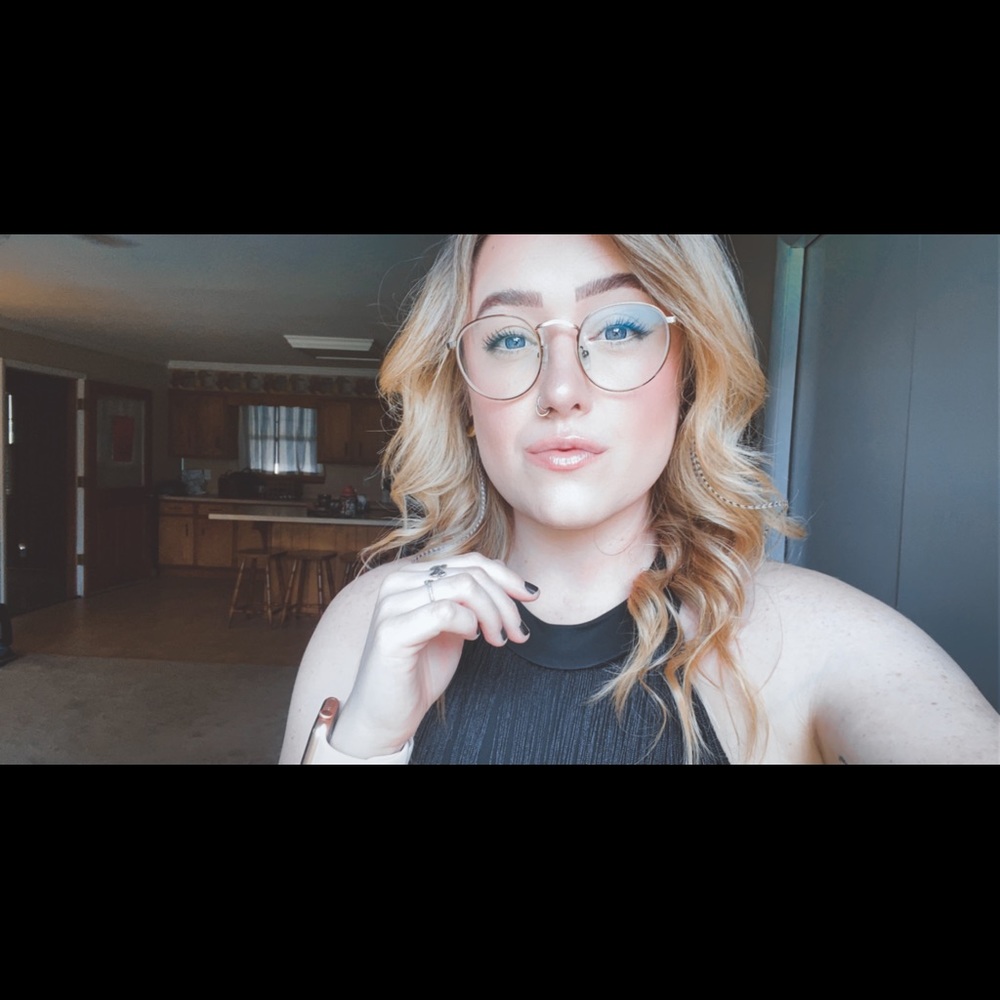 Meet your Posher, Tayler